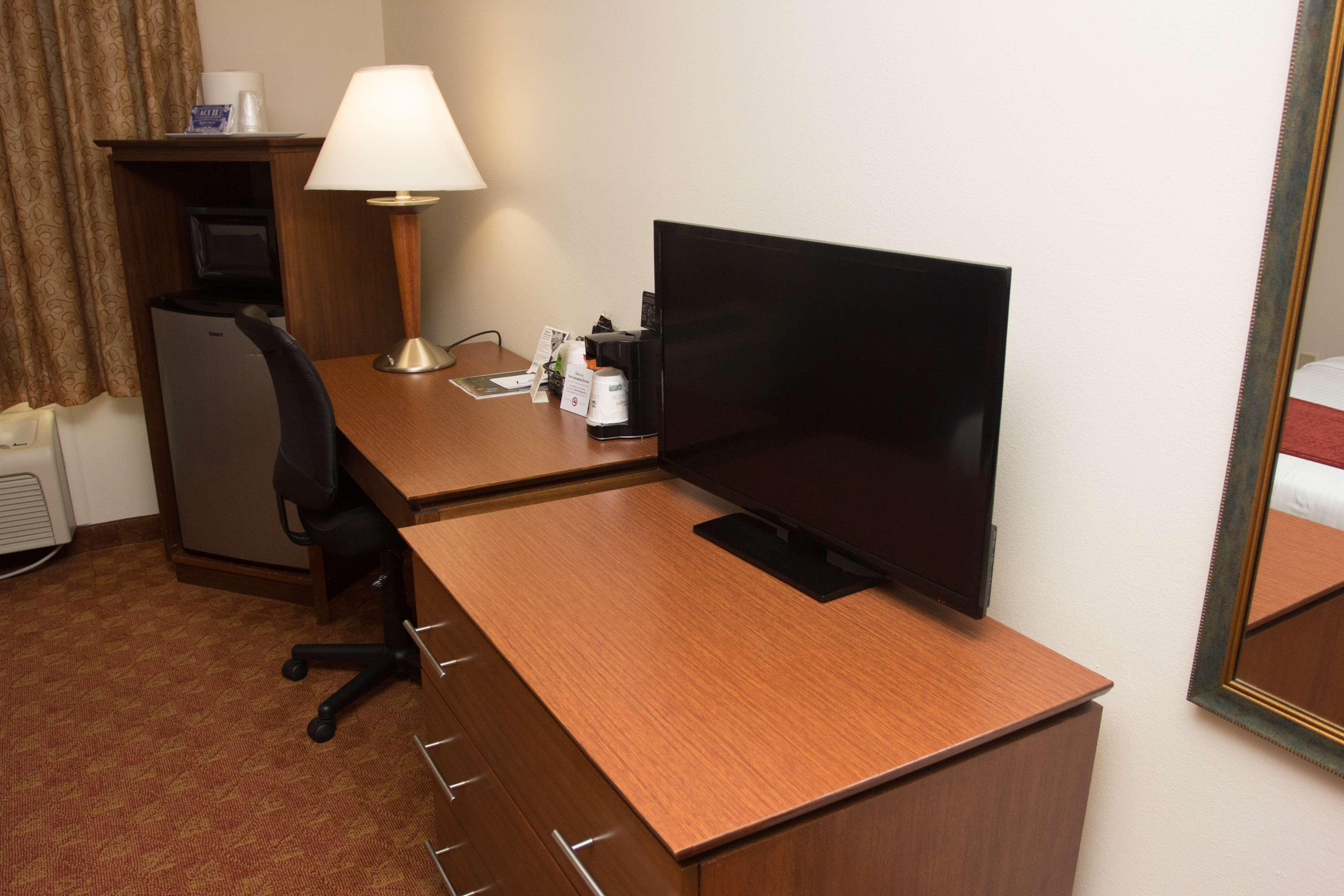 Best Western Lakewood Inn Hebron Zewnętrze zdjęcie