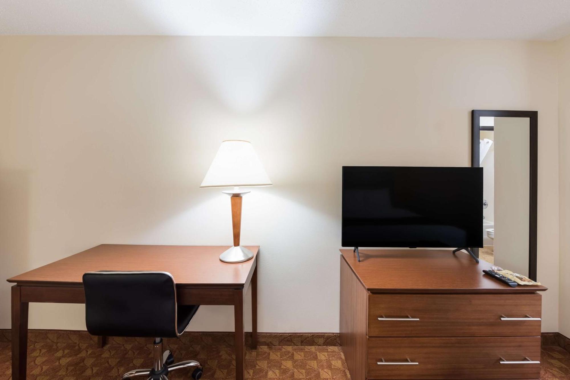 Best Western Lakewood Inn Hebron Zewnętrze zdjęcie